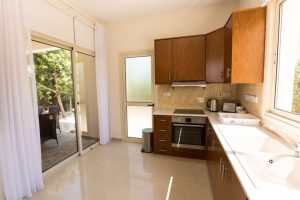 Kitchen-surround-1024x682