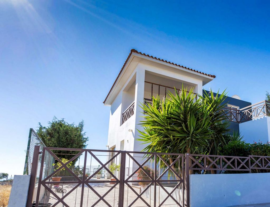 Vakis-Iacovou-Pissouri-6web-e1571689246374-1024x786